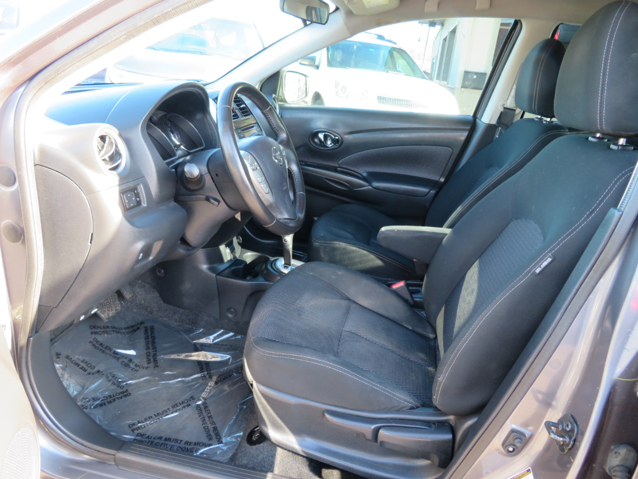 Nissan Versa 1.6 SV Sedan 2017