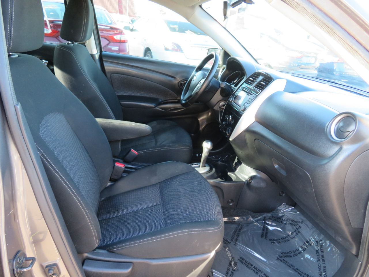 Nissan Versa 1.6 SV Sedan 2017