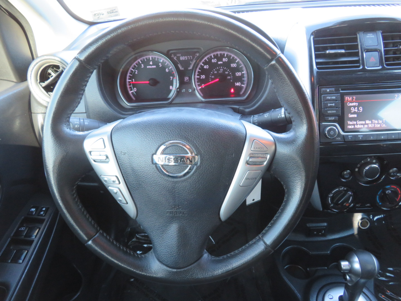 Nissan Versa 1.6 SV Sedan 2017