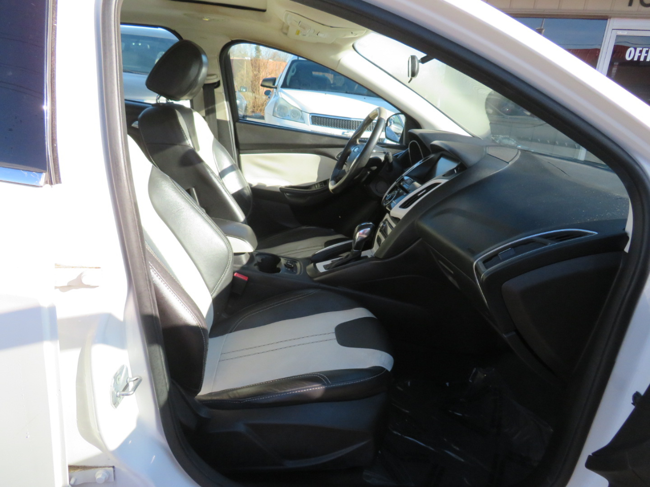 Ford Focus Titanium Hatch 2013