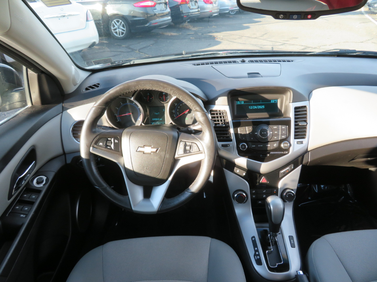 Chevrolet Cruze 1LT 2011