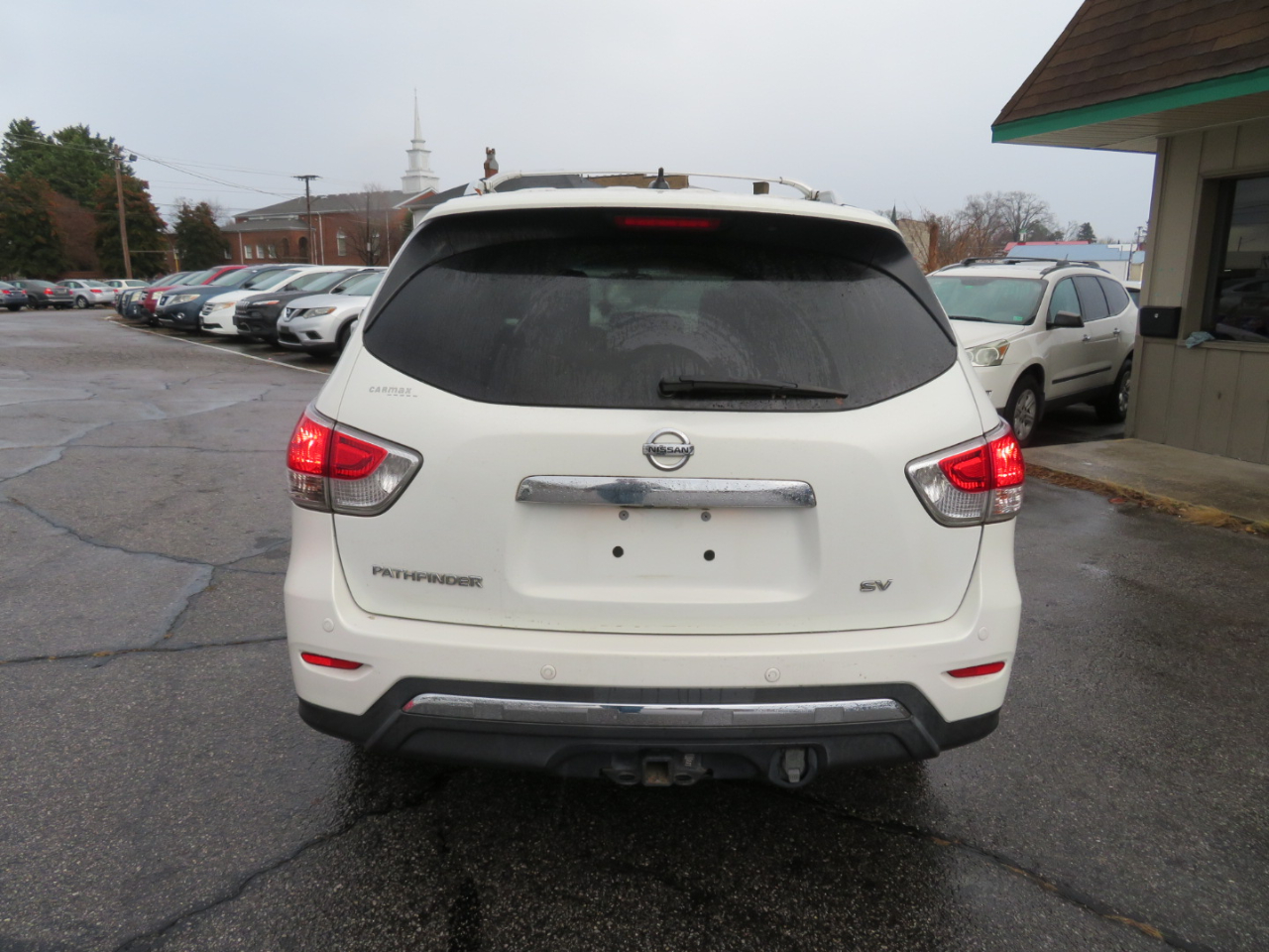 Nissan Pathfinder SV 2WD 2014