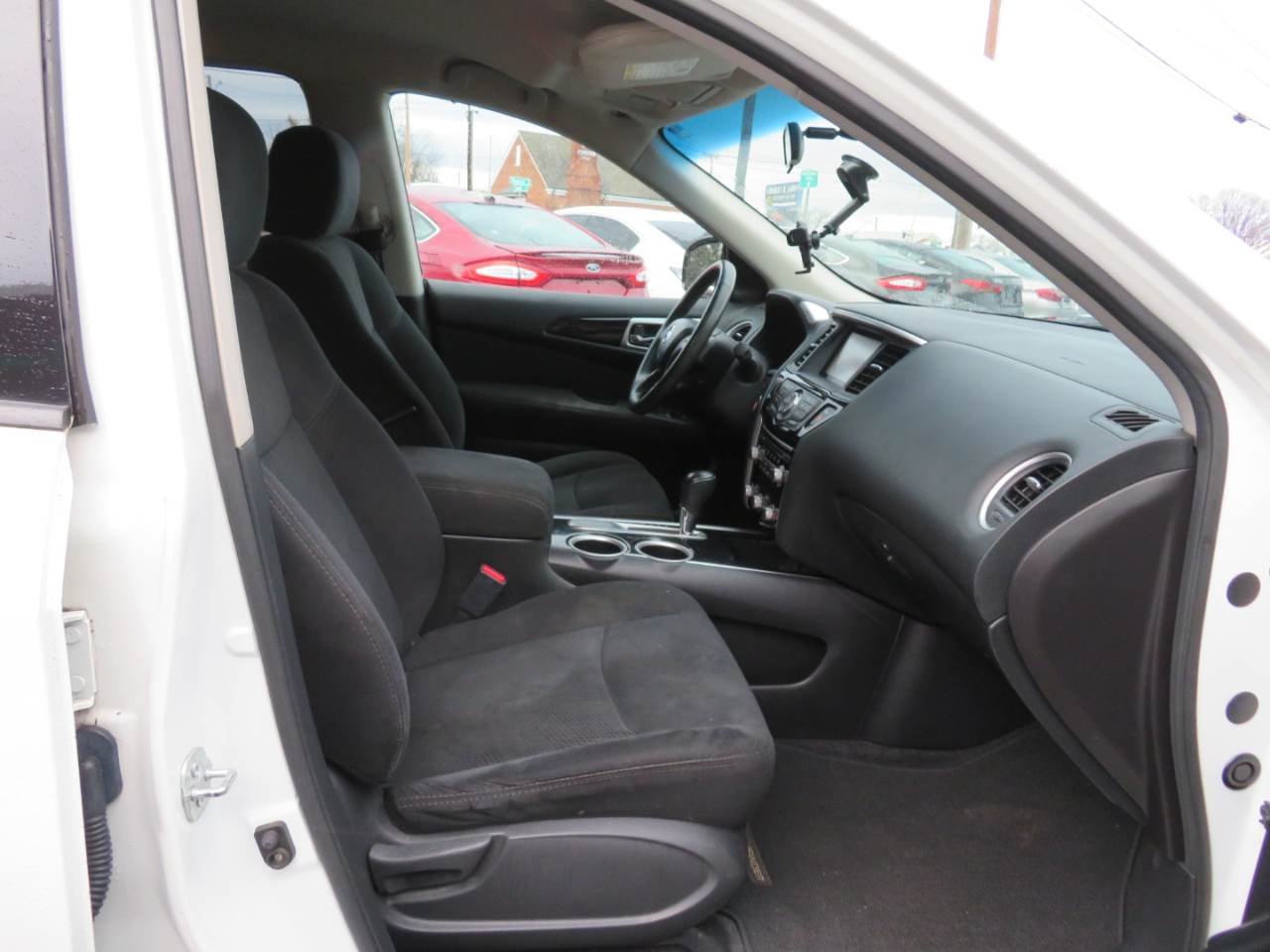 Nissan Pathfinder SV 2WD 2014