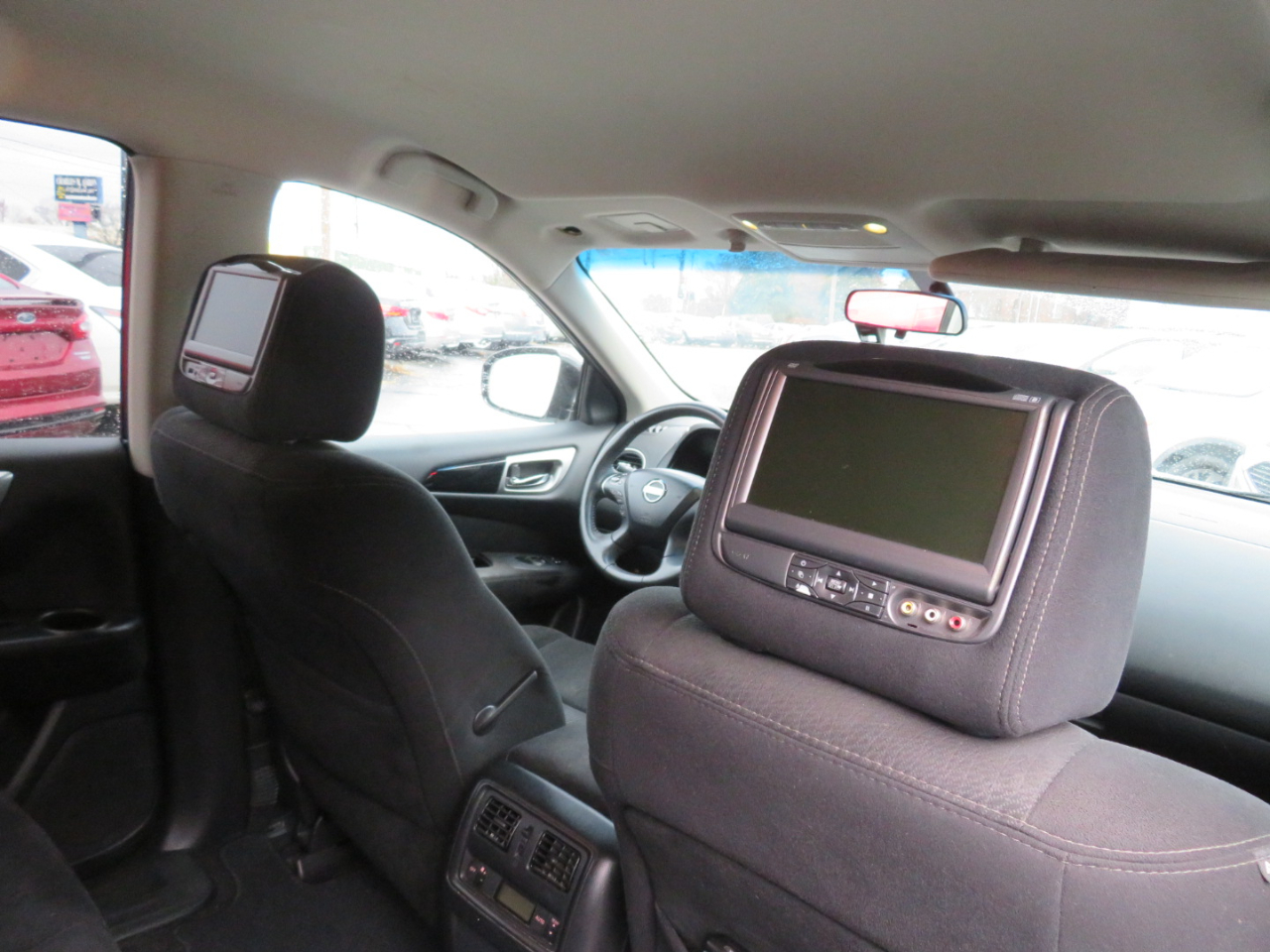 Nissan Pathfinder SV 2WD 2014