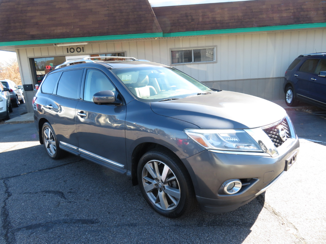 Nissan Pathfinder LE Platinum 2013