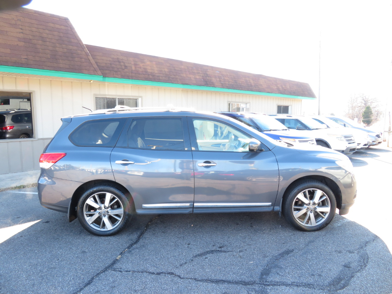 Nissan Pathfinder LE Platinum 2013
