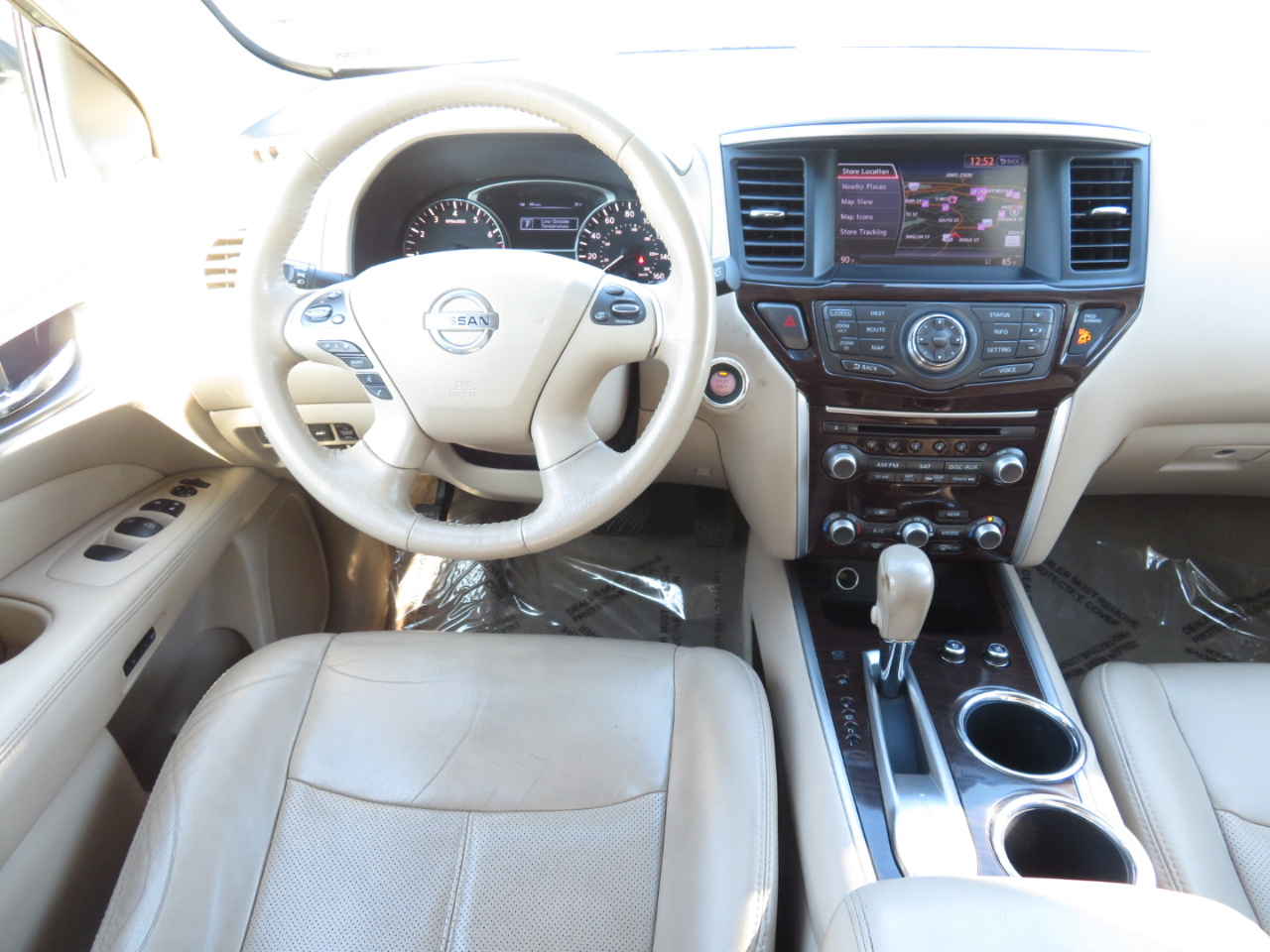 Nissan Pathfinder LE Platinum 2013