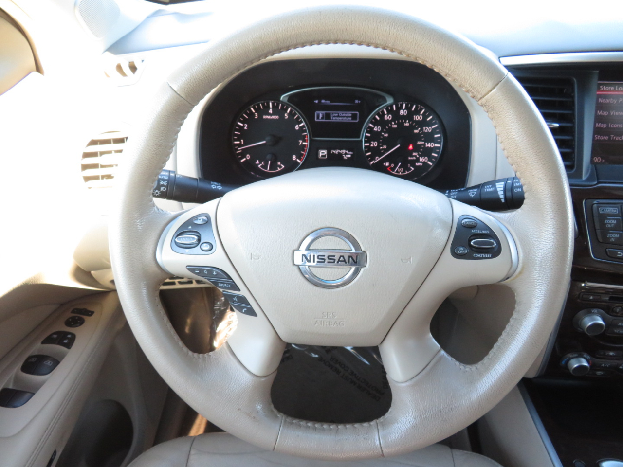 Nissan Pathfinder LE Platinum 2013