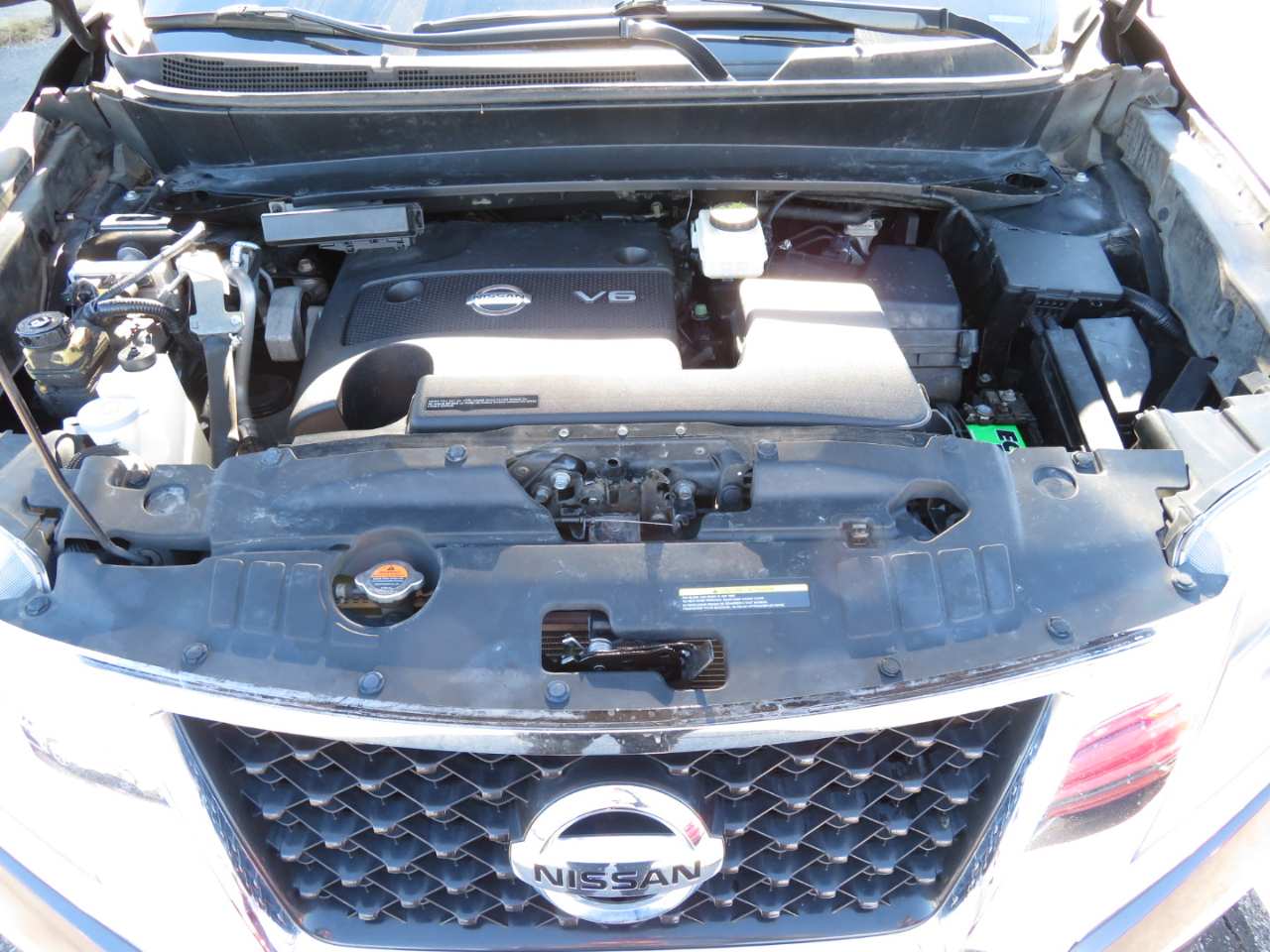 Nissan Pathfinder LE Platinum 2013