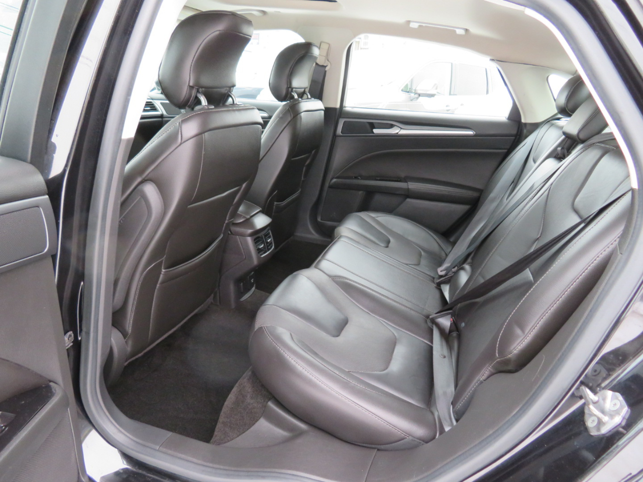 Ford Fusion Hybrid Titanium 2013