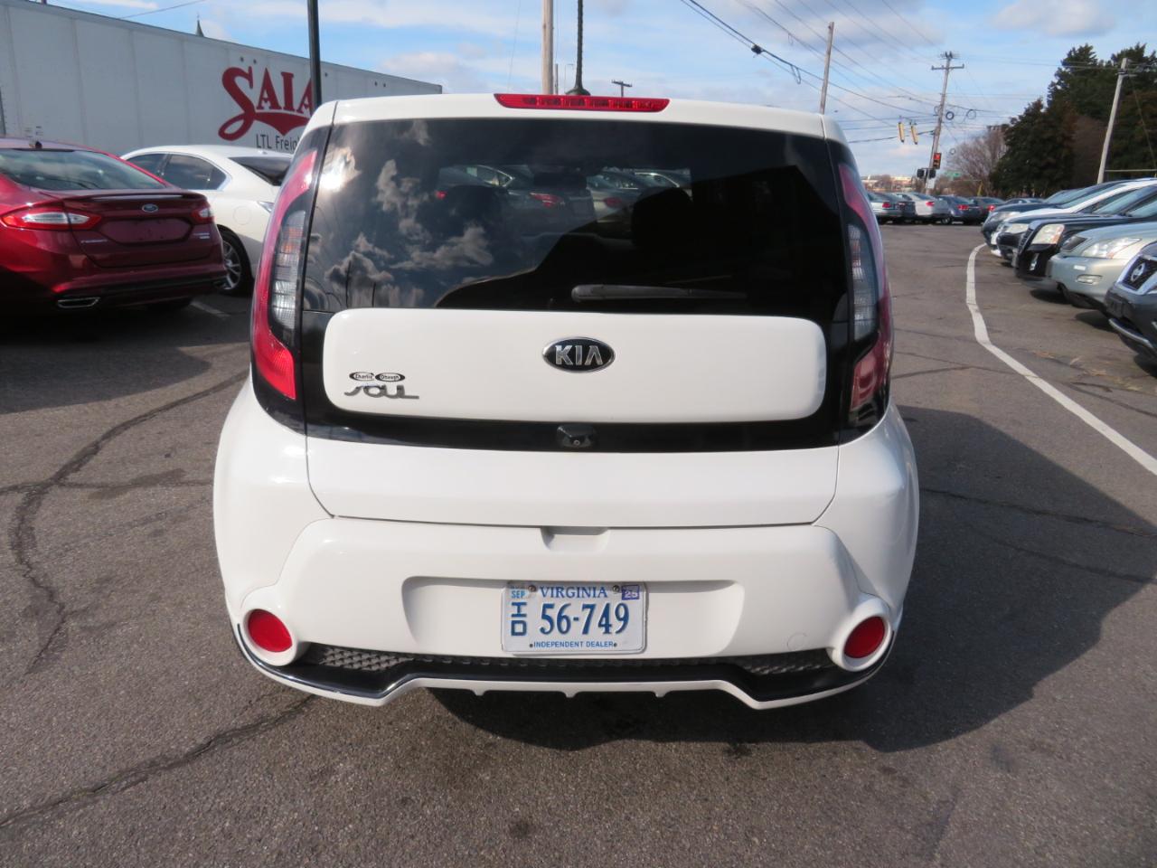 Kia Soul + w/Signature 2.0 Special Edition 2016