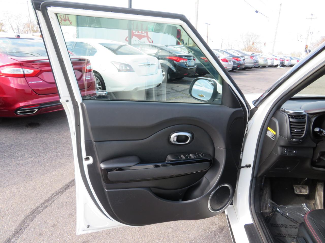 Kia Soul + w/Signature 2.0 Special Edition 2016