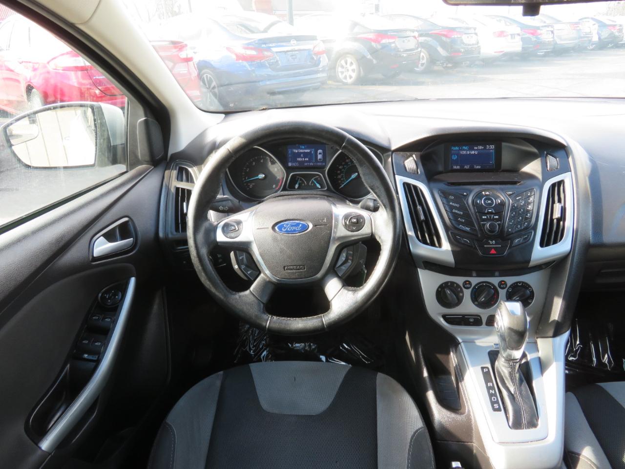 Ford Focus SE Sedan 2012