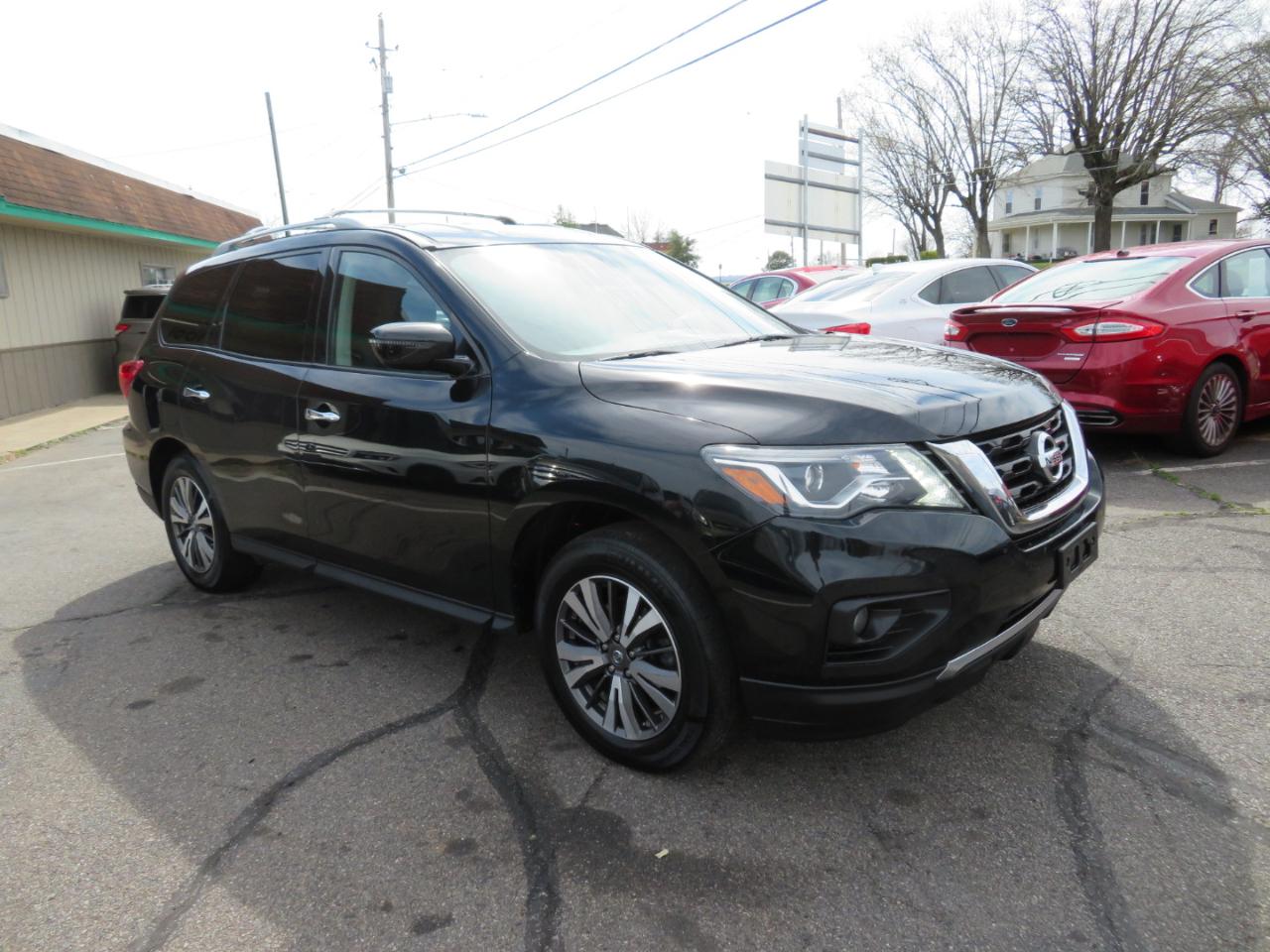 Nissan Pathfinder SV 4WD 2017