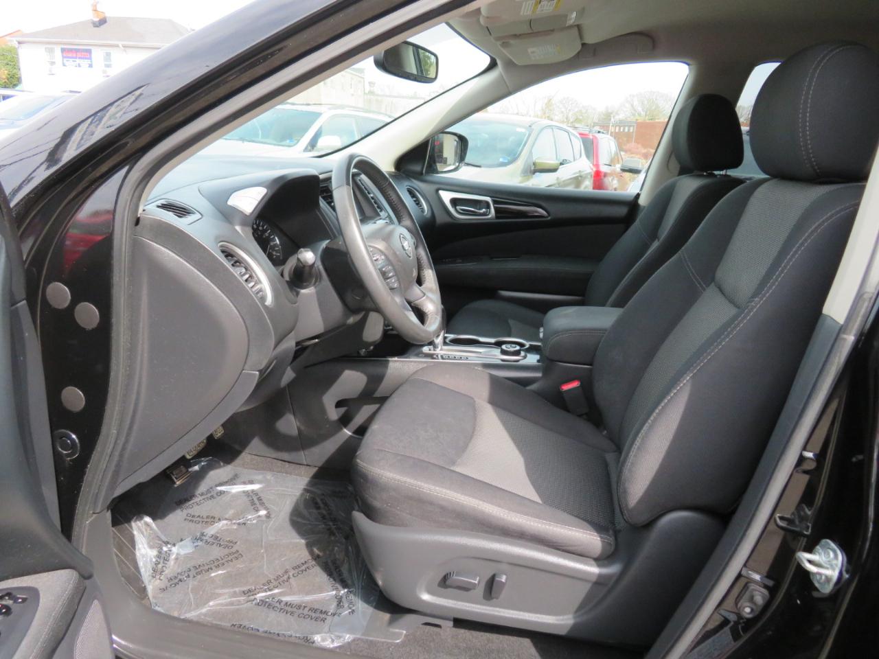 Nissan Pathfinder SV 4WD 2017