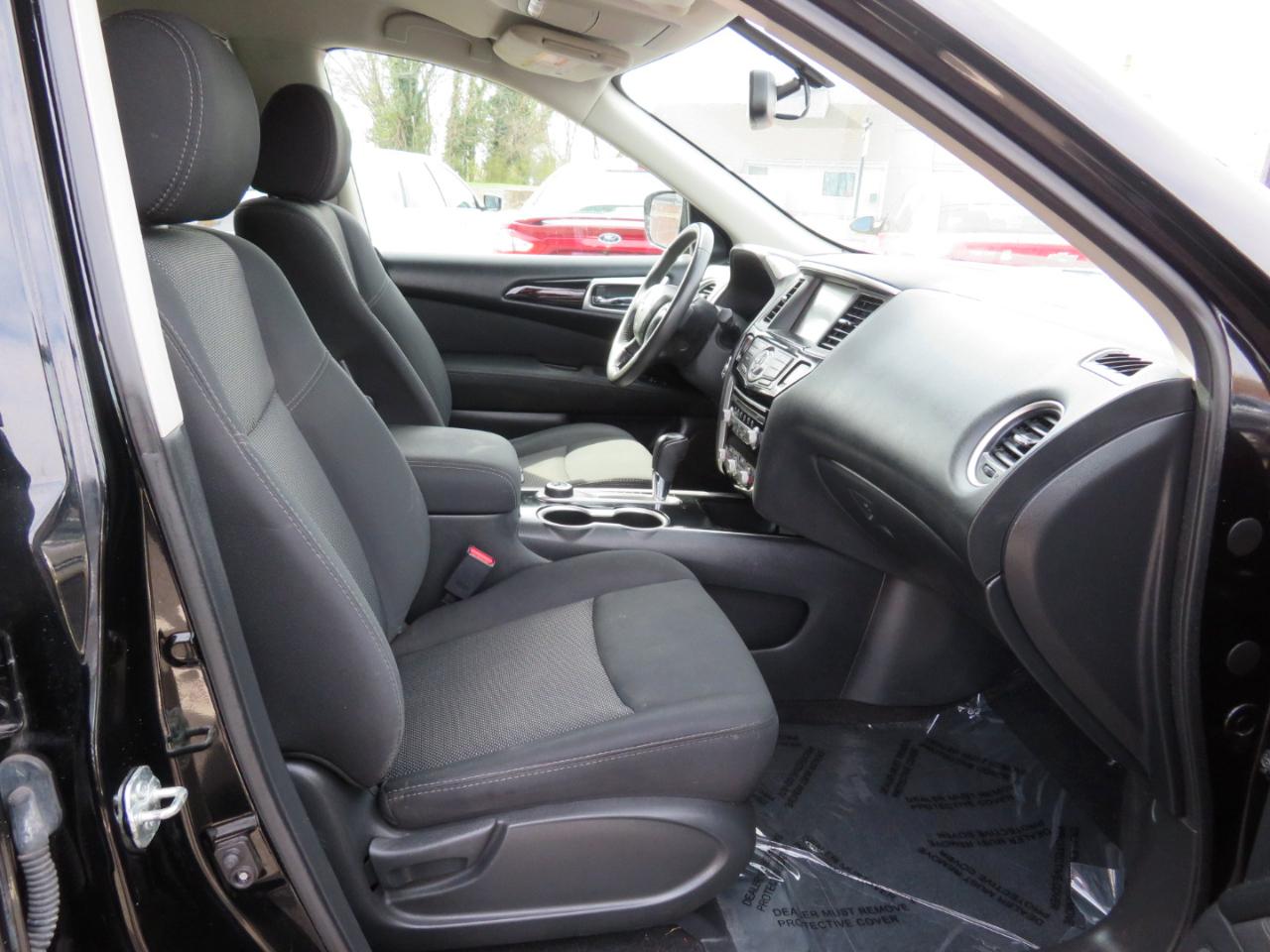 Nissan Pathfinder SV 4WD 2017