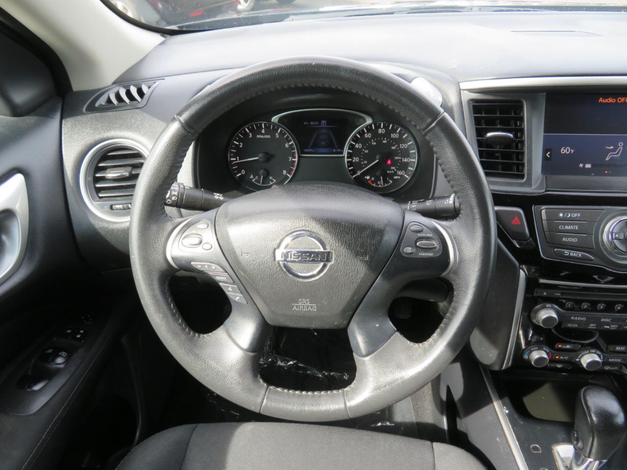 Nissan Pathfinder SV 4WD 2017