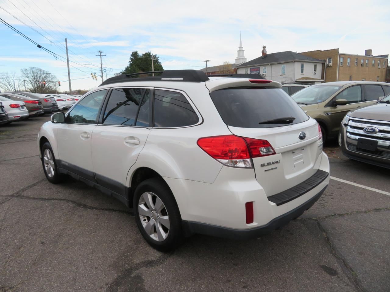 Subaru Outback 2.5i Limited 2010