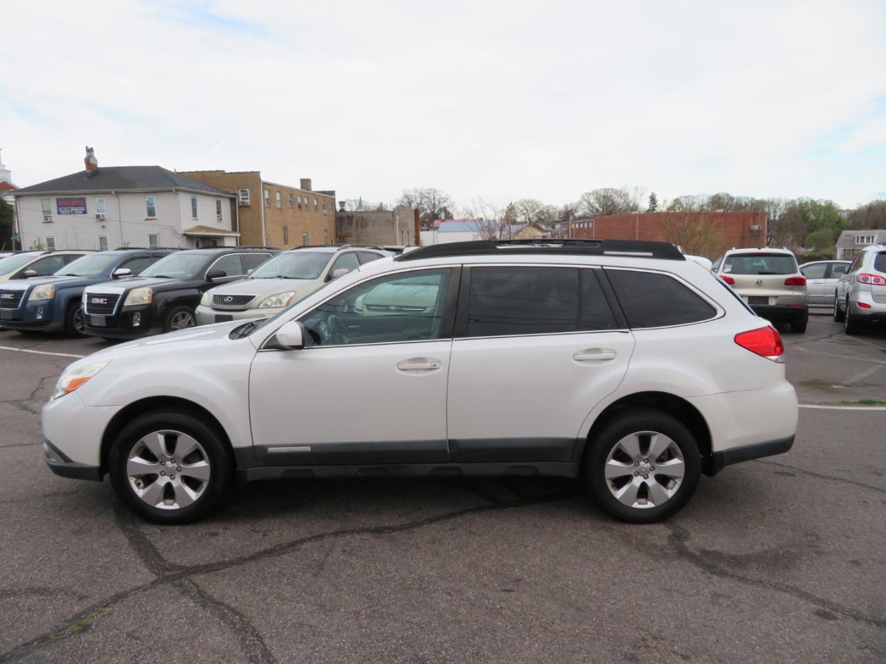 Subaru Outback 2.5i Limited 2010