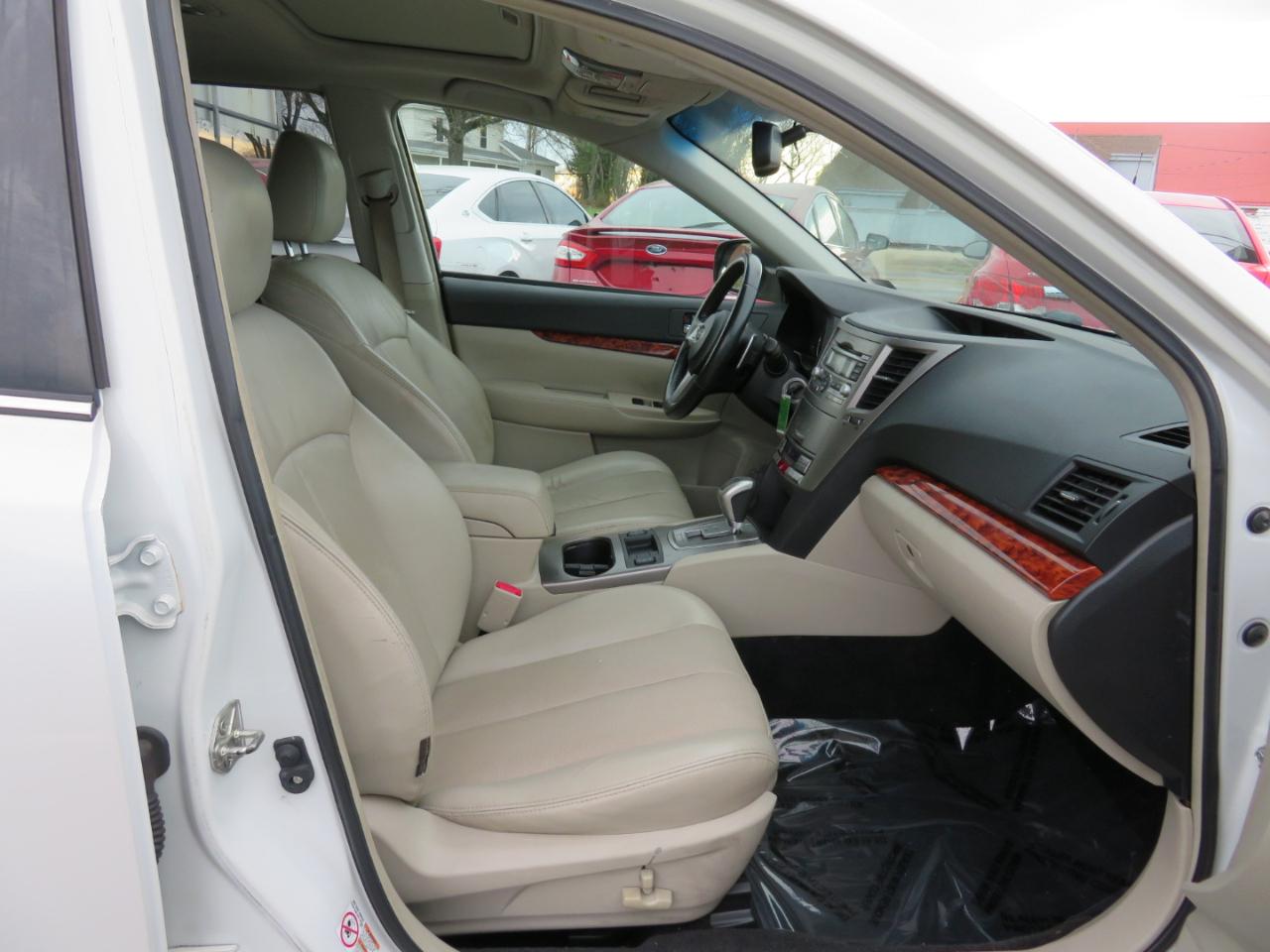 Subaru Outback 2.5i Limited 2010