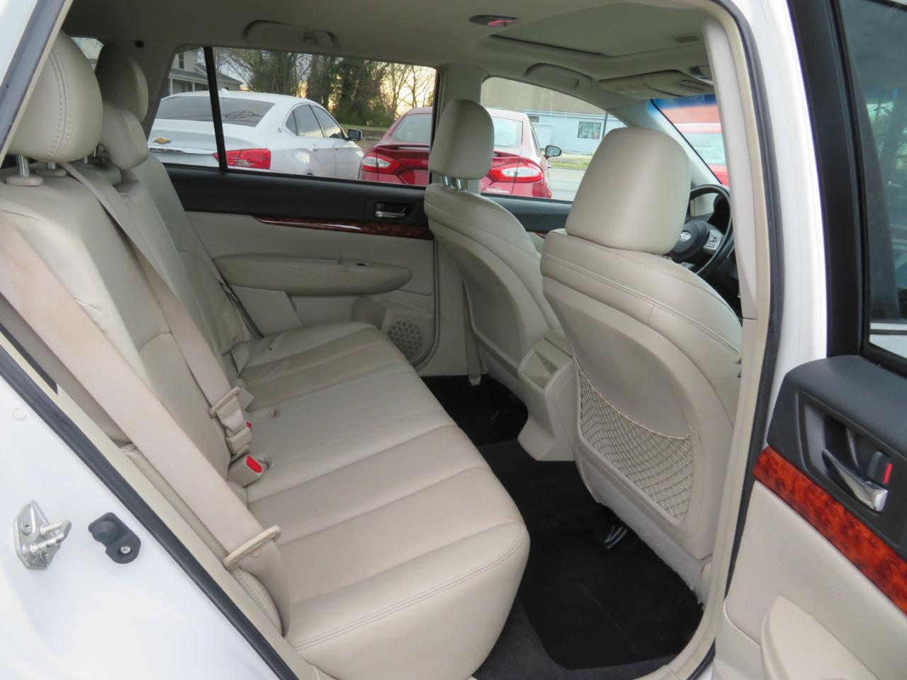 Subaru Outback 2.5i Limited 2010