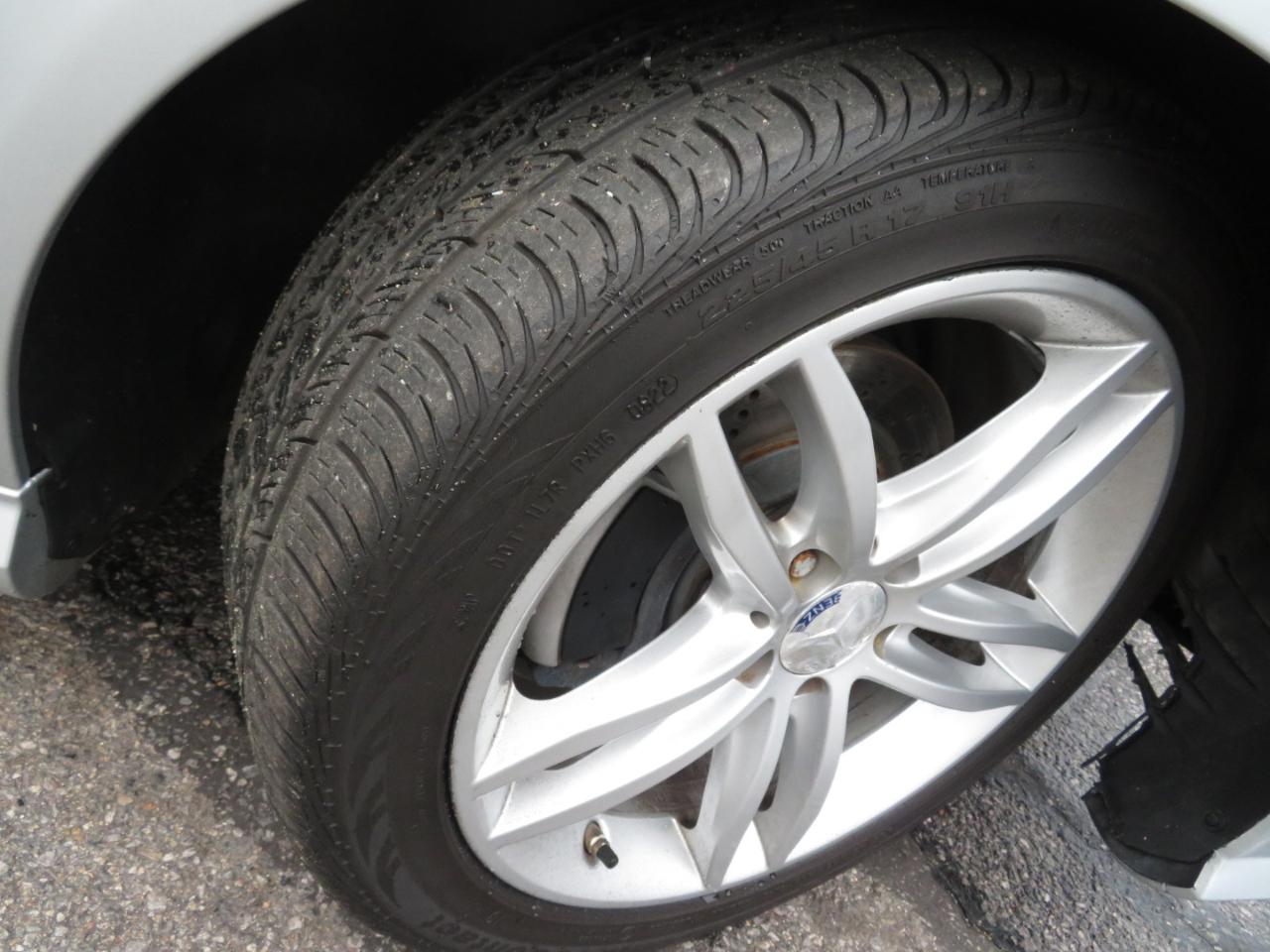 Mercedes-Benz C-Class C250 Luxury Sedan 2012