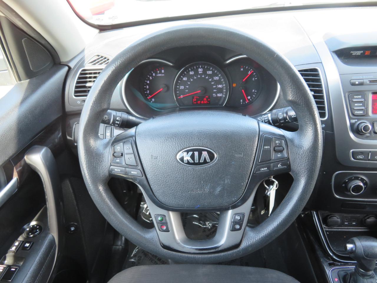 Kia Sorento LX 2WD 2015