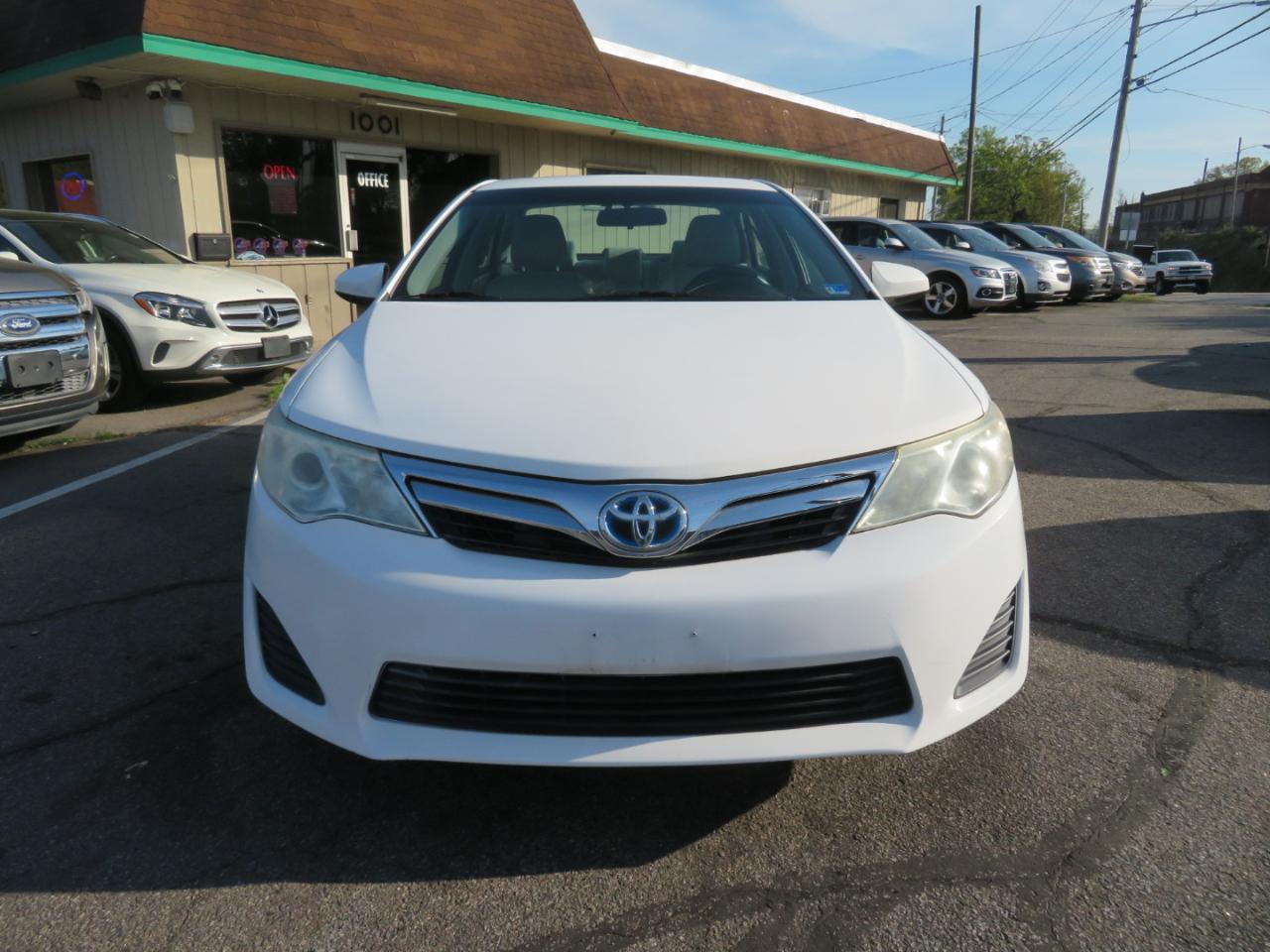 Toyota Camry Hybrid LE 2012