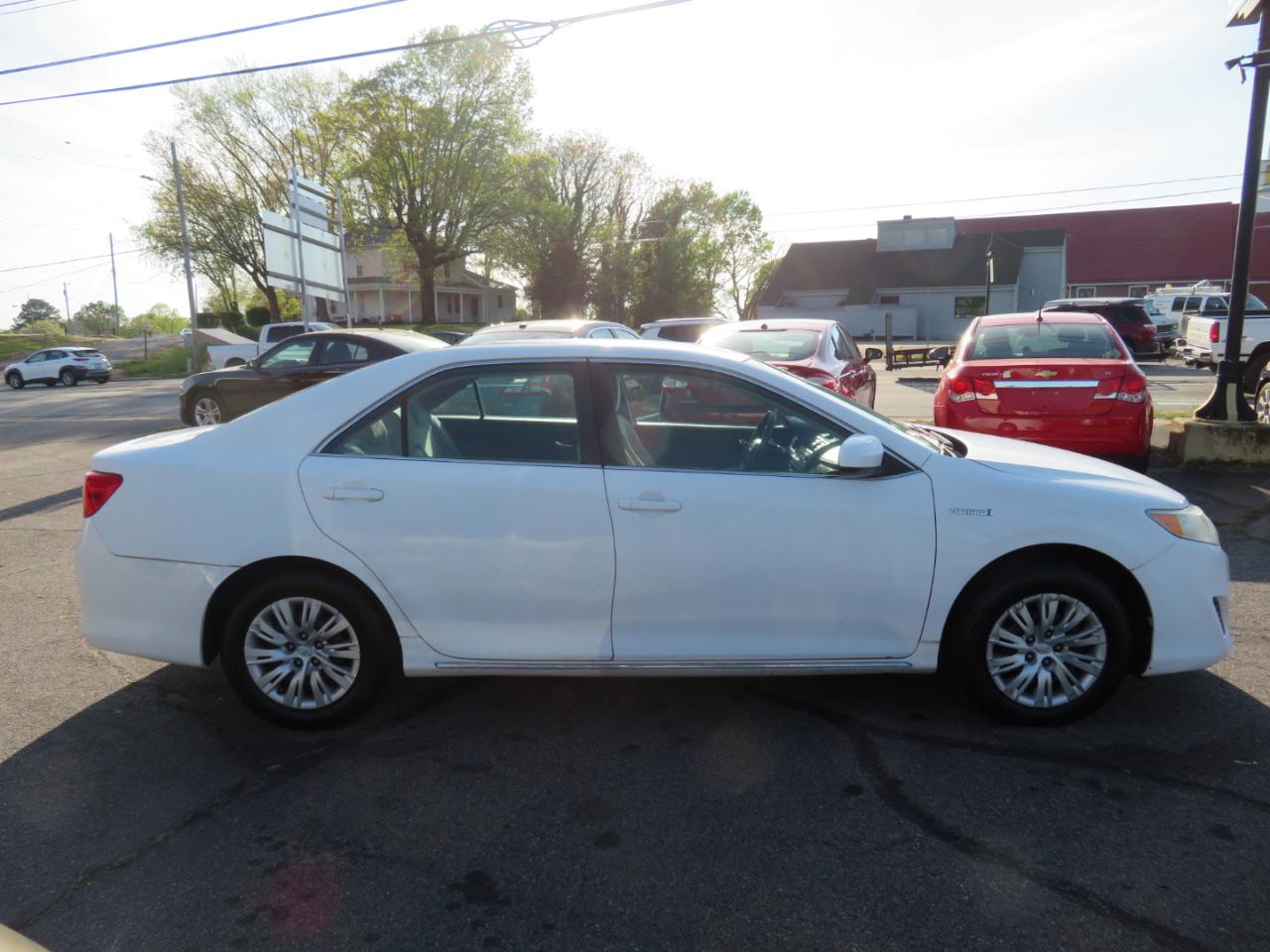 Toyota Camry Hybrid LE 2012