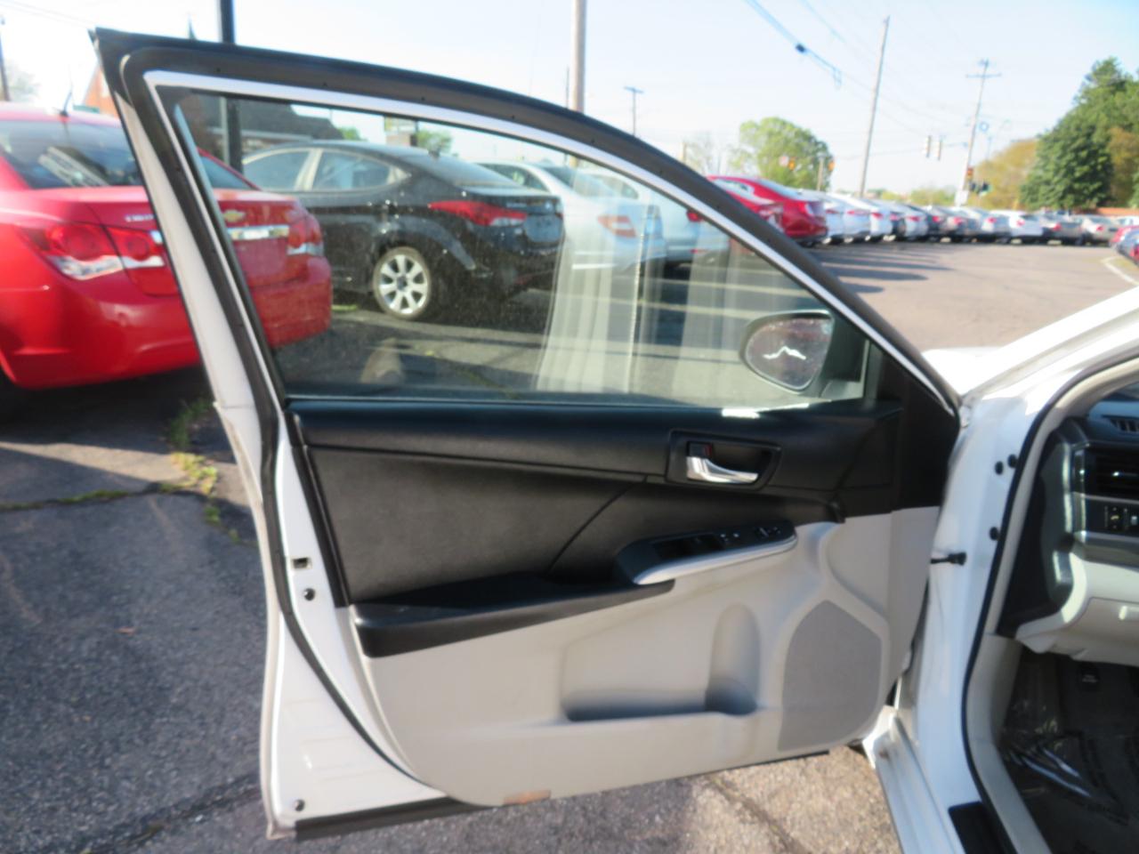 Toyota Camry Hybrid LE 2012