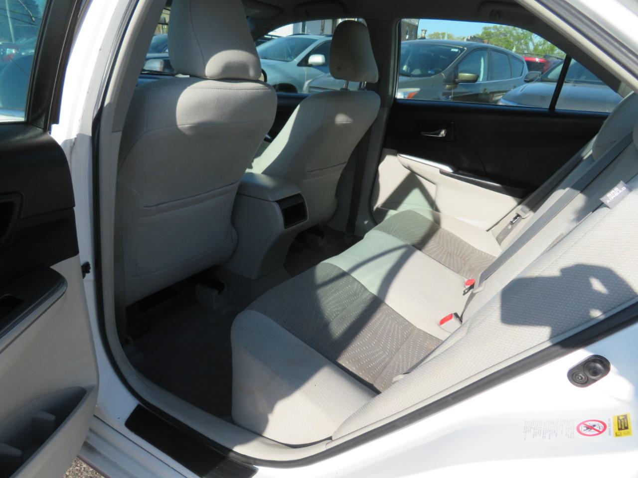 Toyota Camry Hybrid LE 2012