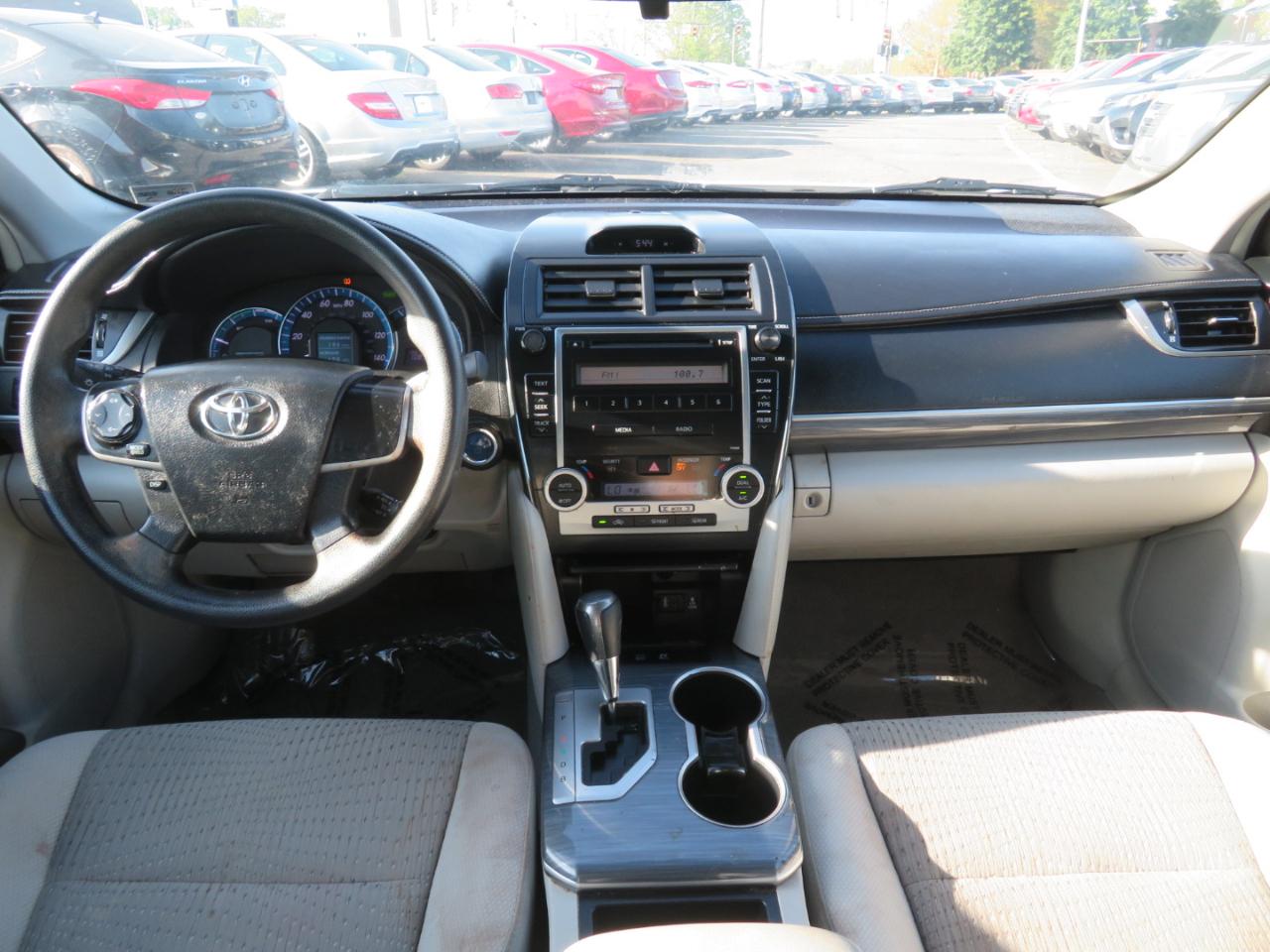 Toyota Camry Hybrid LE 2012