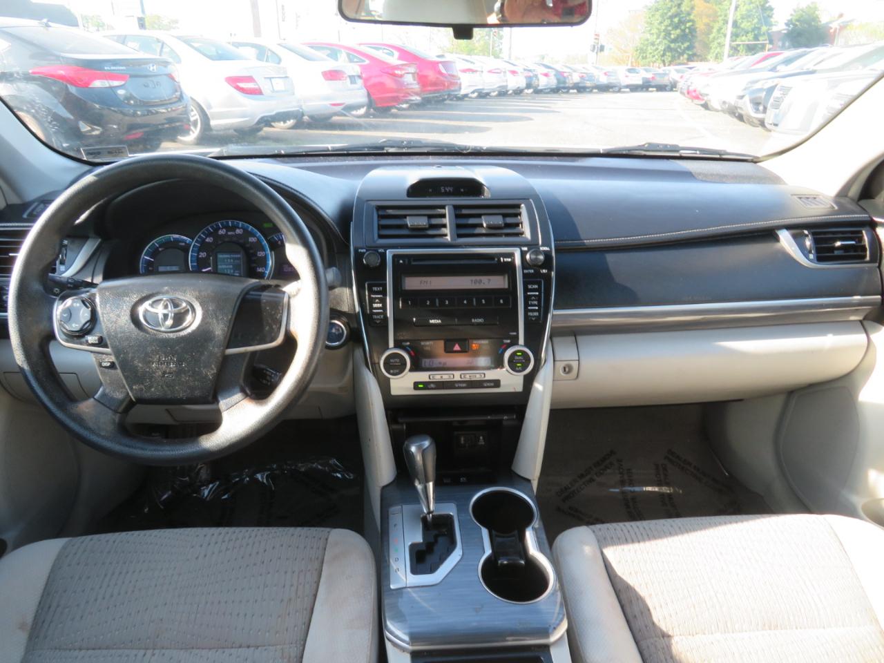 Toyota Camry Hybrid LE 2012