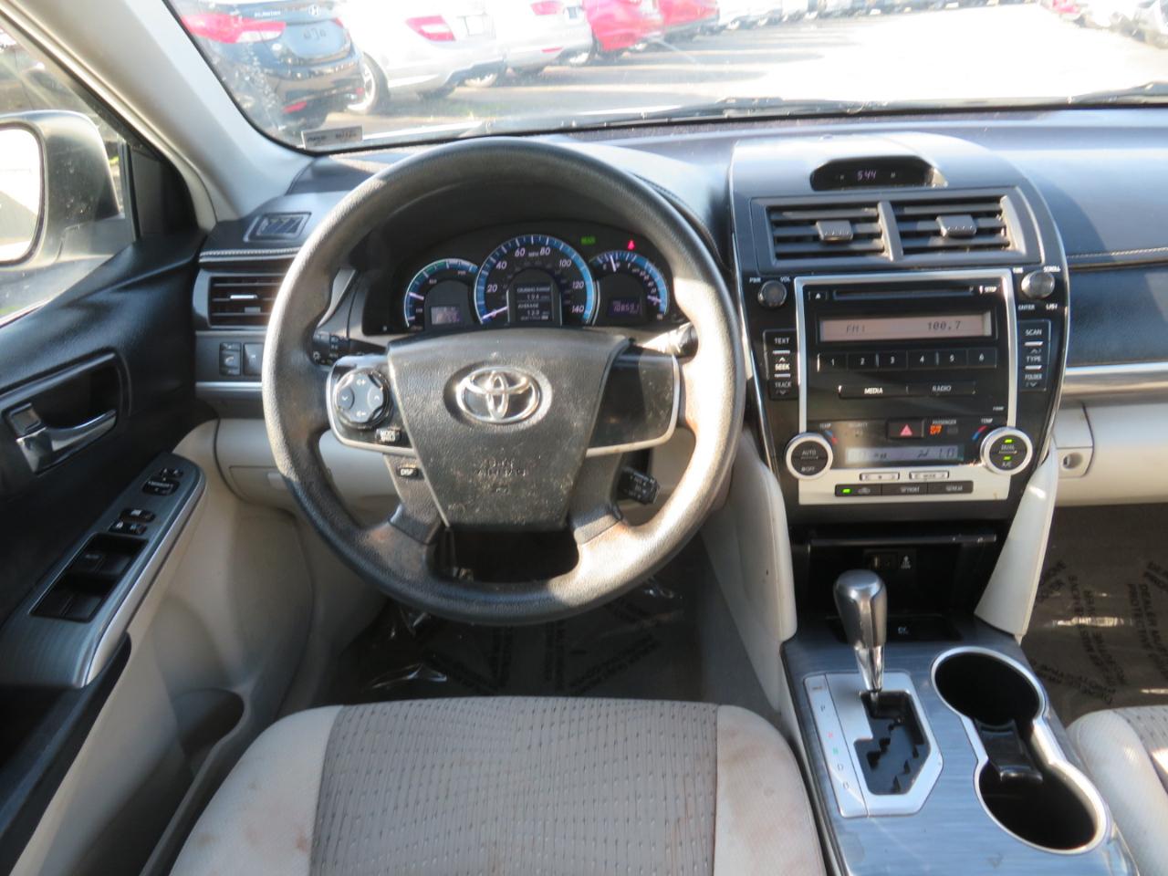 Toyota Camry Hybrid LE 2012