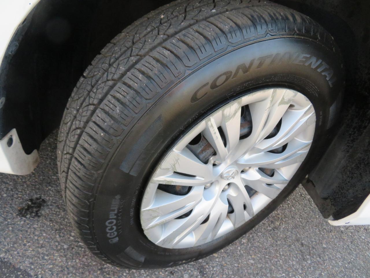 Toyota Camry Hybrid LE 2012