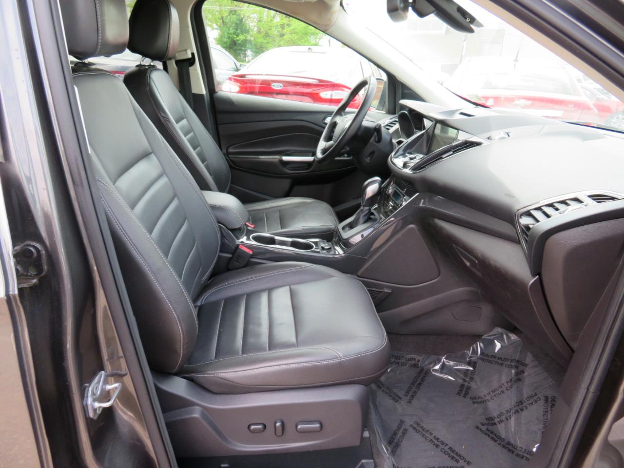 Ford Escape Titanium 4WD 2016