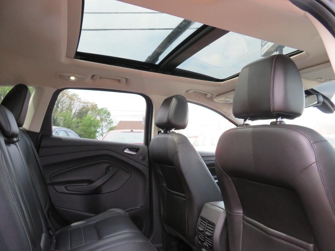 Ford Escape Titanium 4WD 2016