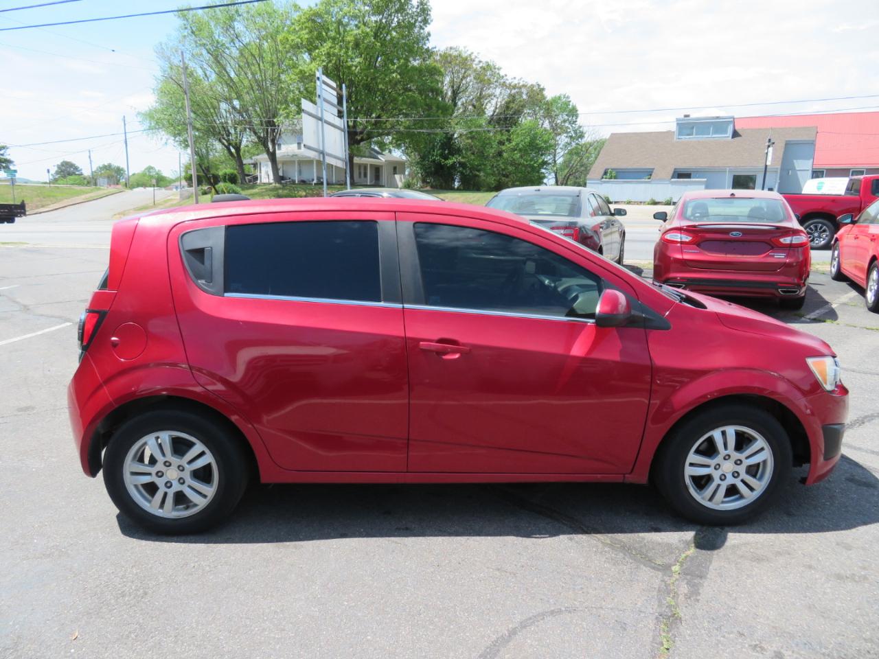 Chevrolet Sonic LT Auto 5-Door 2015