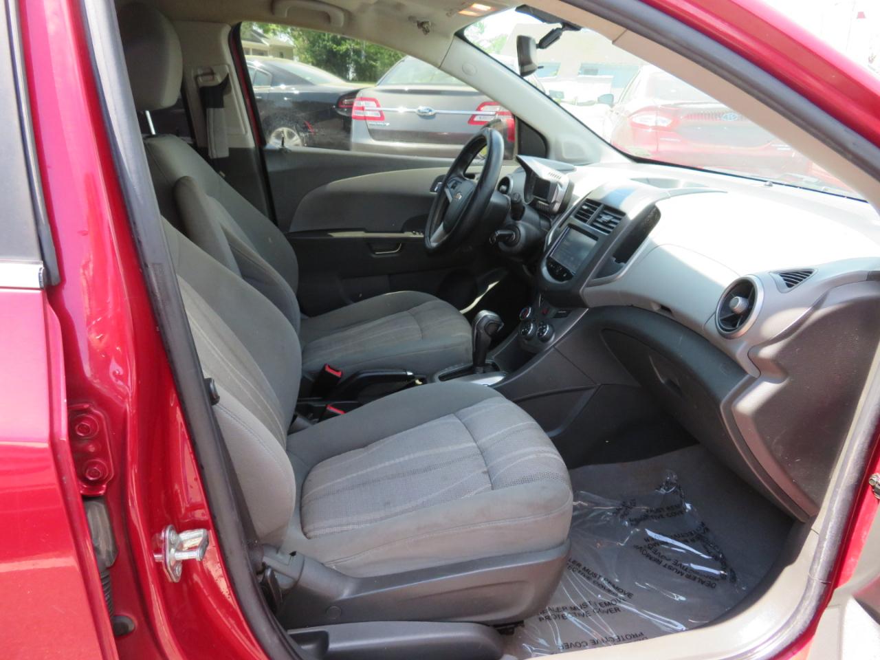 Chevrolet Sonic LT Auto 5-Door 2015