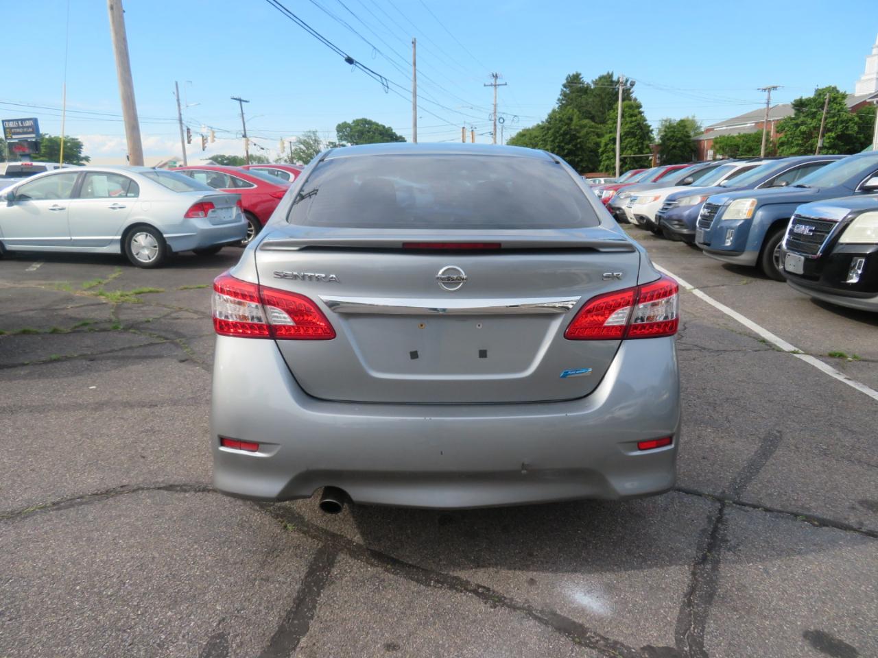 Nissan Sentra SR 4D Sedan 2014