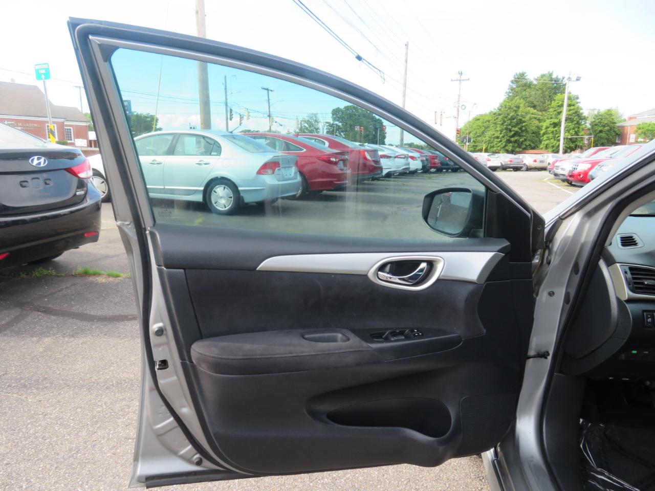Nissan Sentra SR 4D Sedan 2014