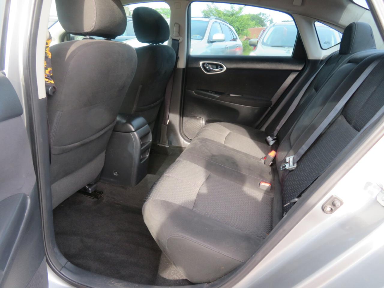 Nissan Sentra SR 4D Sedan 2014