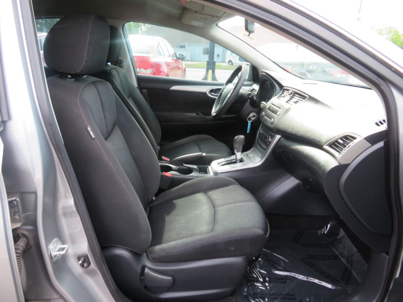 Nissan Sentra SR 4D Sedan 2014