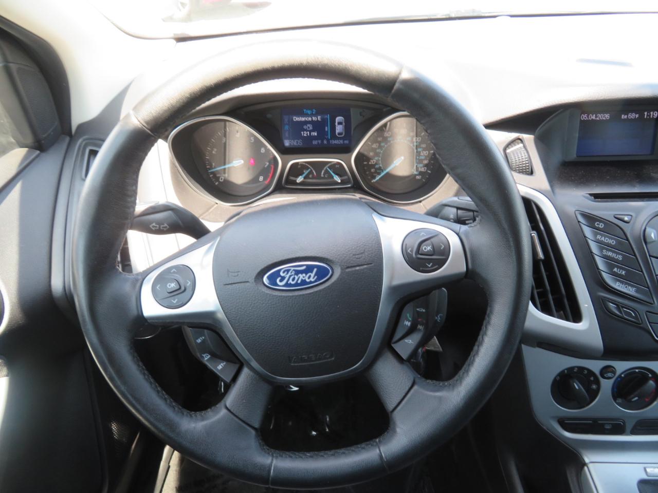 Ford Focus SE Sedan 2012