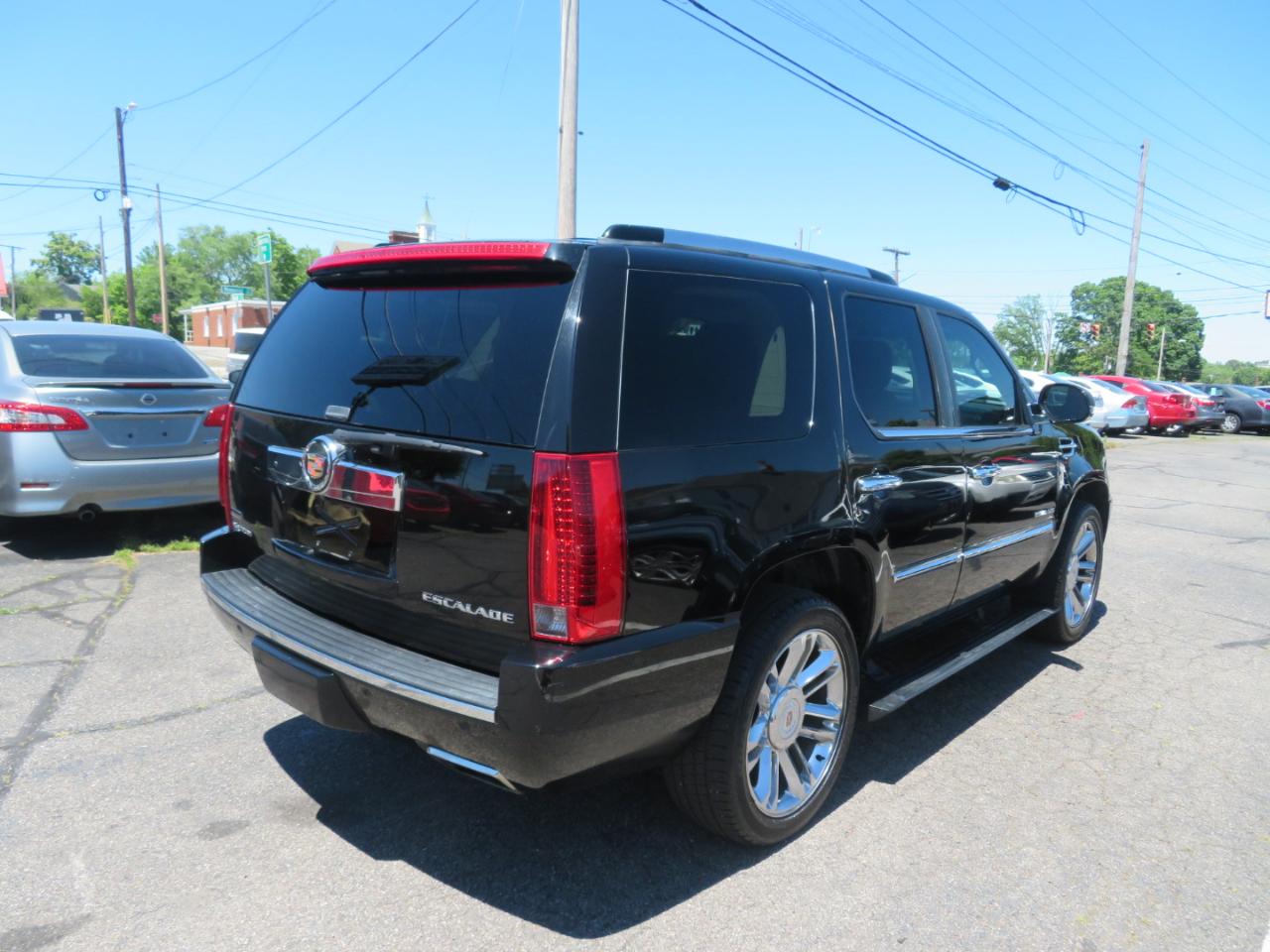 Cadillac Escalade AWD Platinum 2012