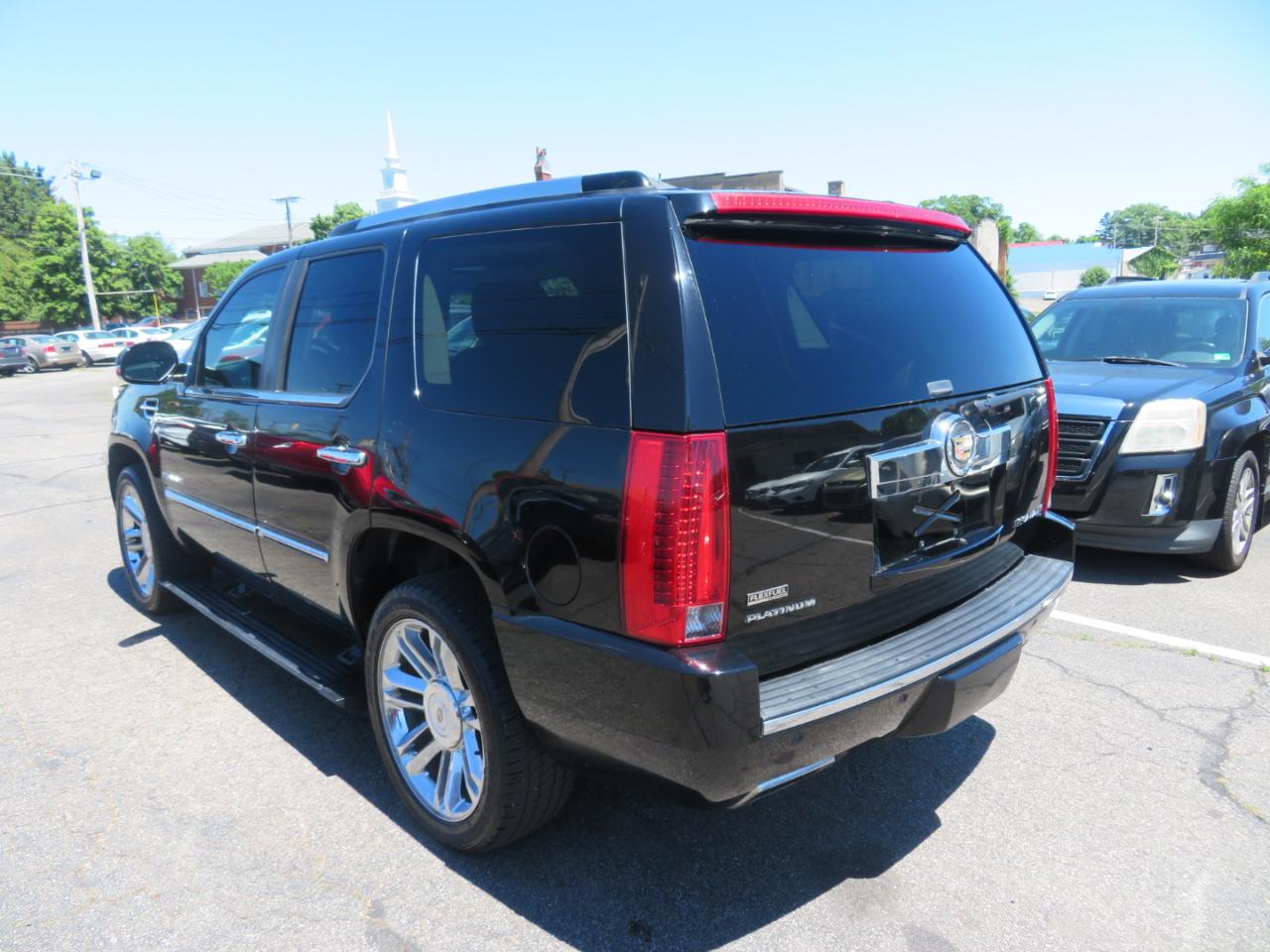 Cadillac Escalade AWD Platinum 2012