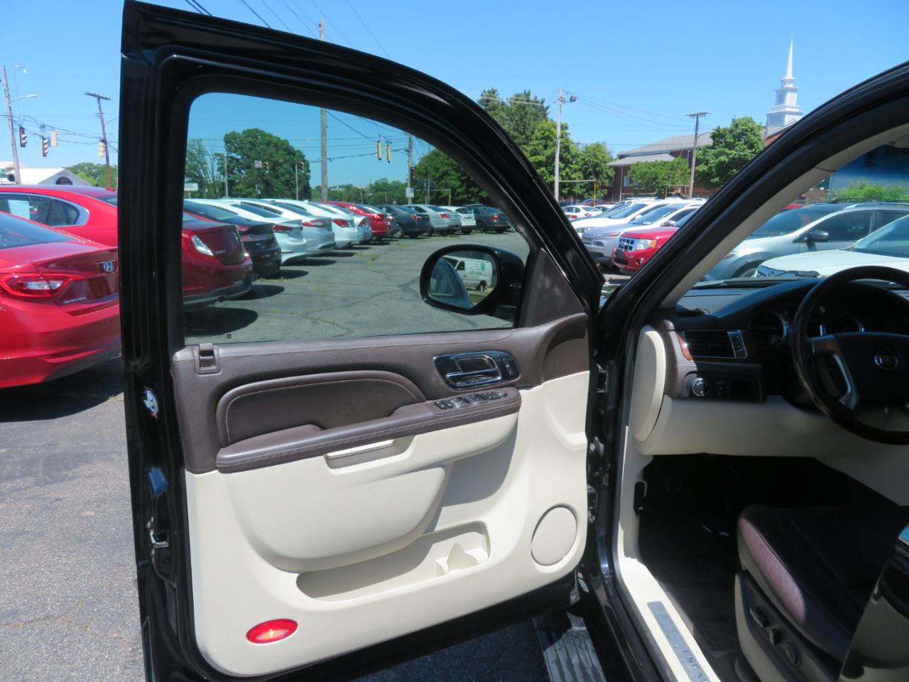 Cadillac Escalade AWD Platinum 2012