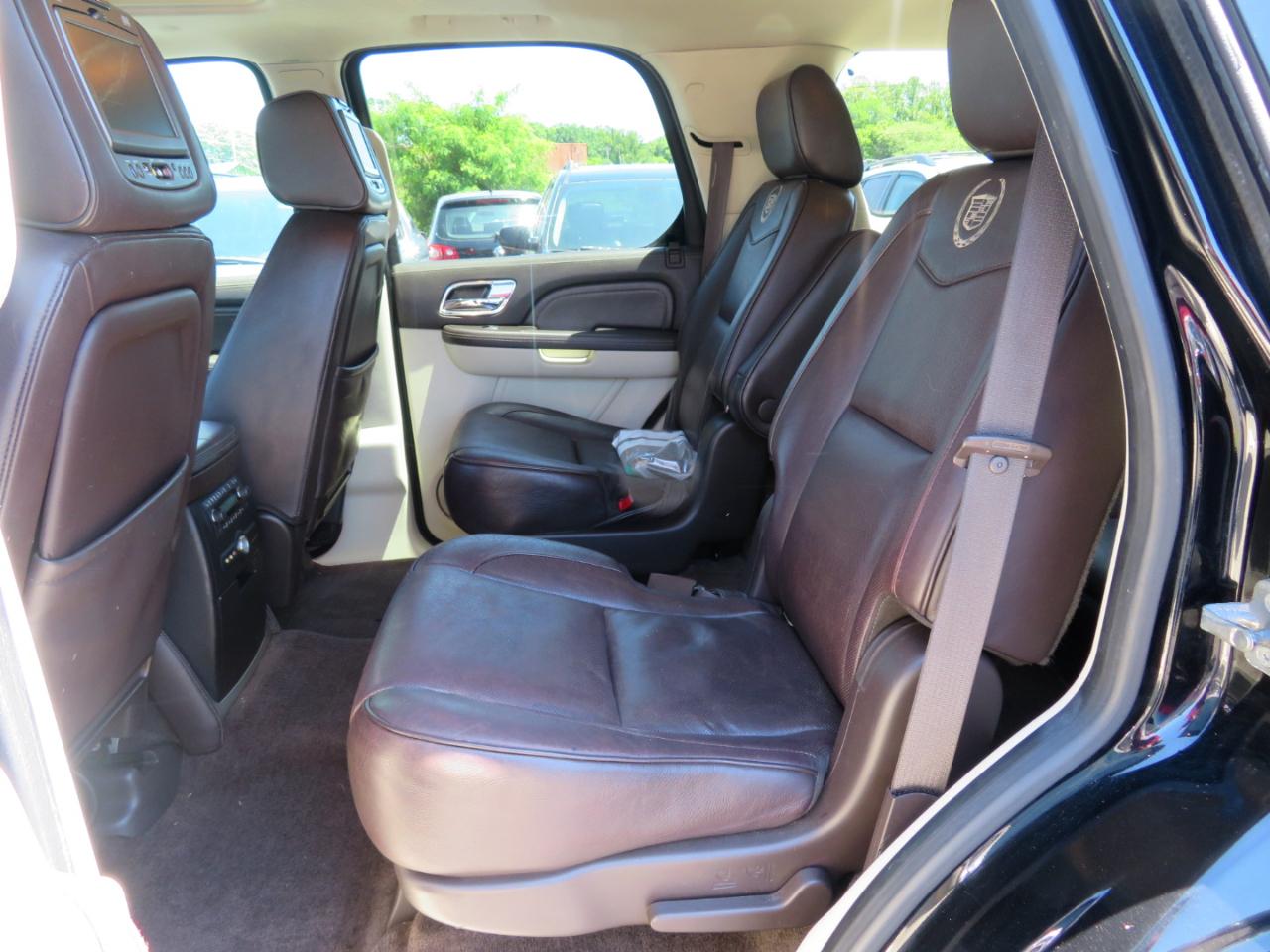 Cadillac Escalade AWD Platinum 2012