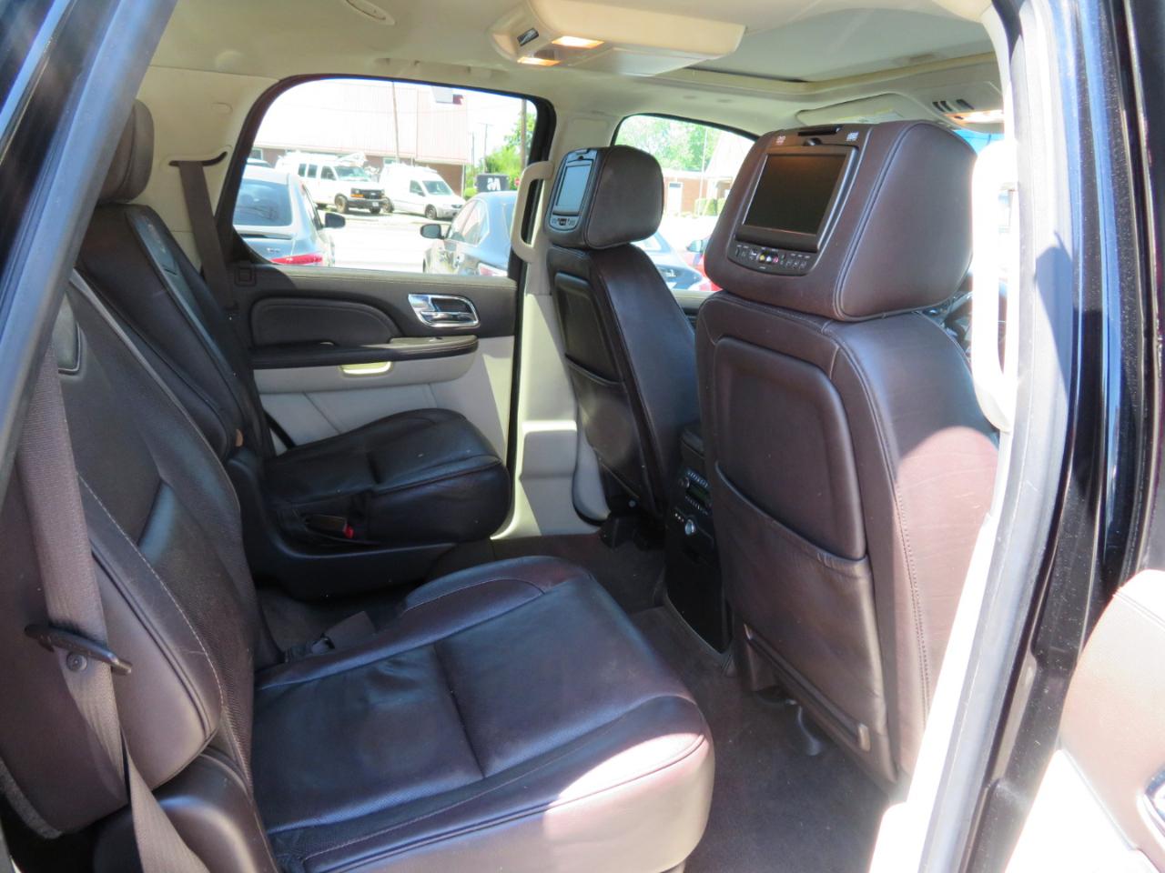 Cadillac Escalade AWD Platinum 2012