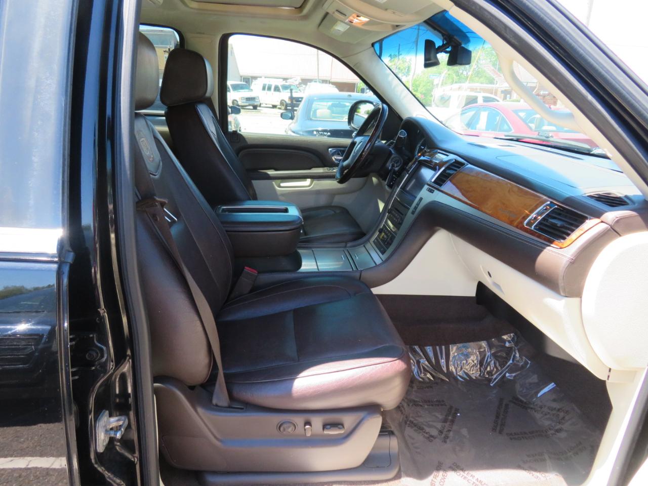Cadillac Escalade AWD Platinum 2012